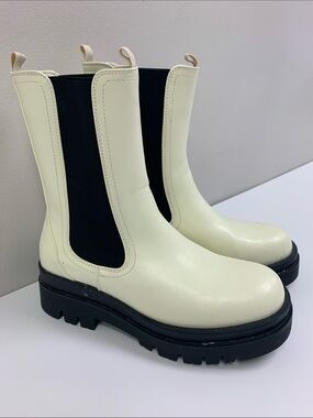 Shoe Dazzle Cream Chelsea Lug Boots with Black Elastic